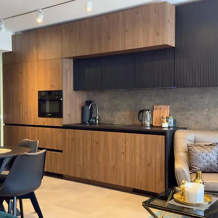 Prime Old Town Luxury - Free Parking Appartamento