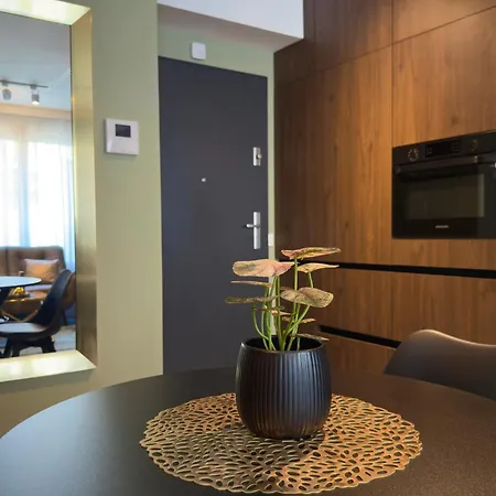 Prime Old Town Luxury - Free Parking Appartamento